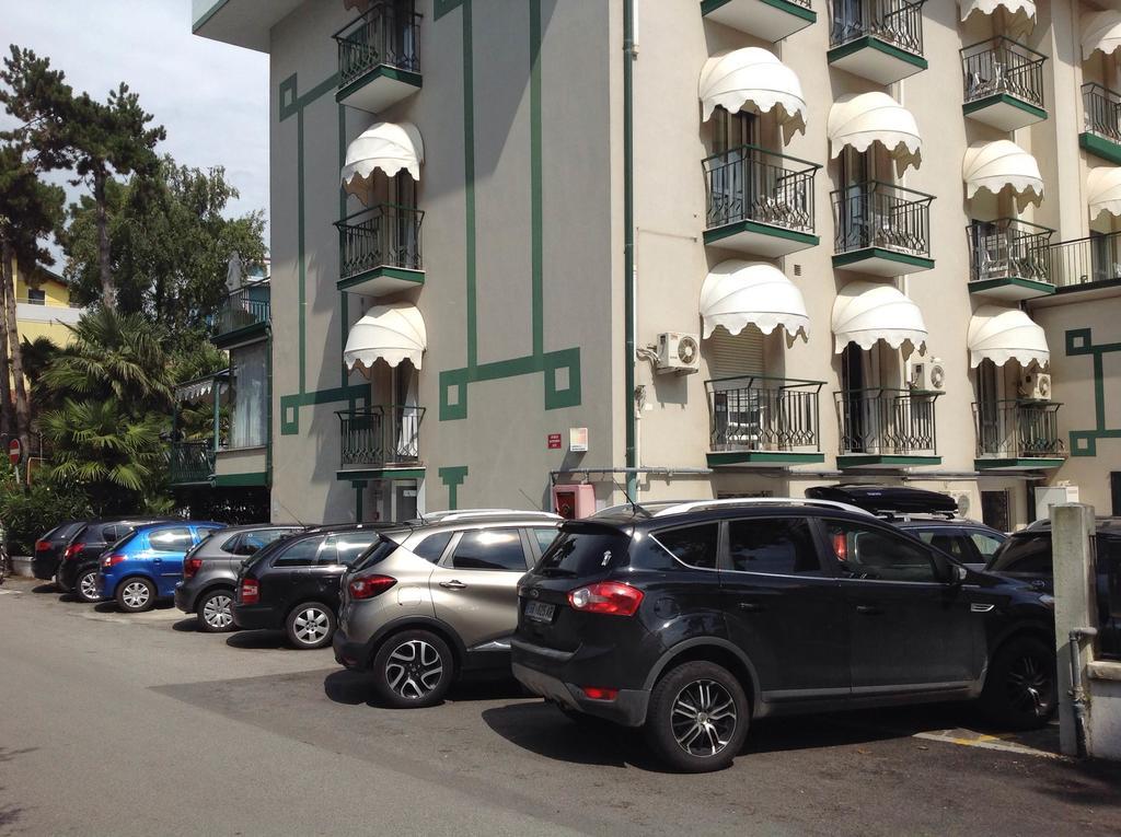 Hotel Janeiro Caorle Buitenkant foto