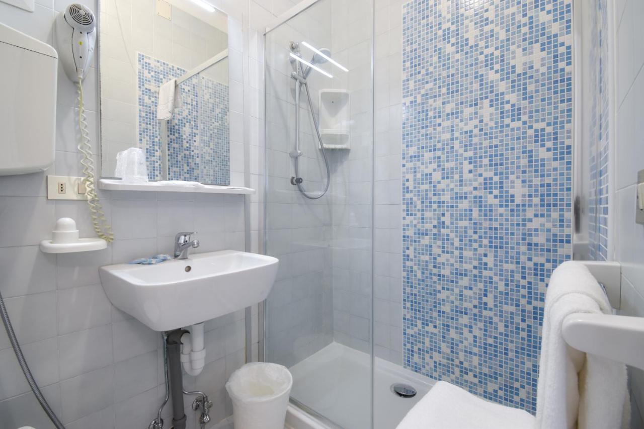 Hotel Janeiro Caorle Buitenkant foto