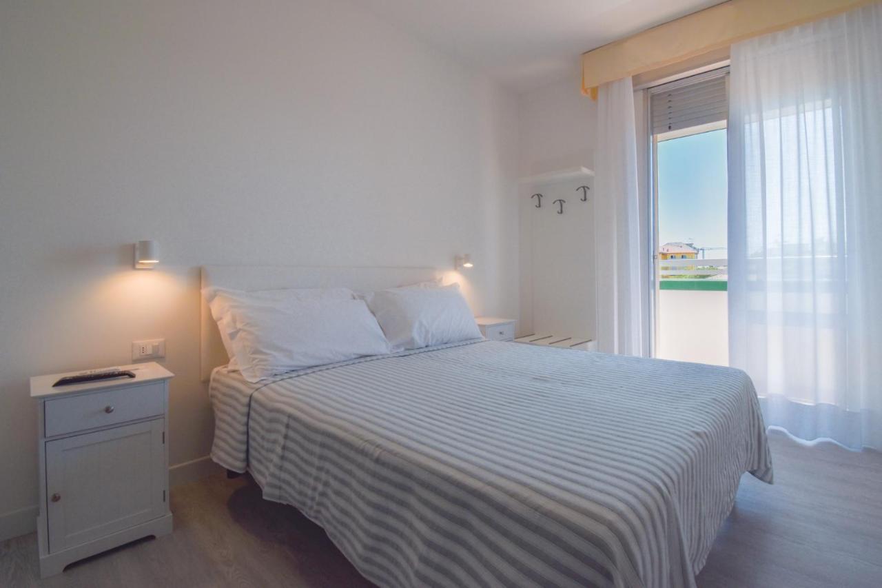 Hotel Janeiro Caorle Buitenkant foto