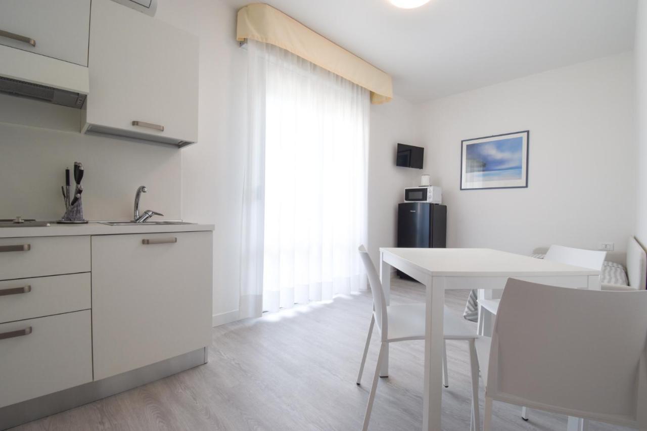 Hotel Janeiro Caorle Buitenkant foto