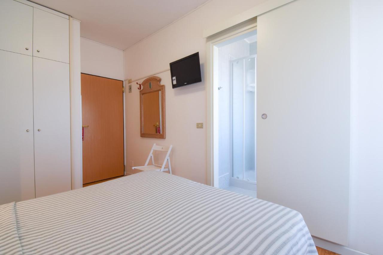 Hotel Janeiro Caorle Buitenkant foto