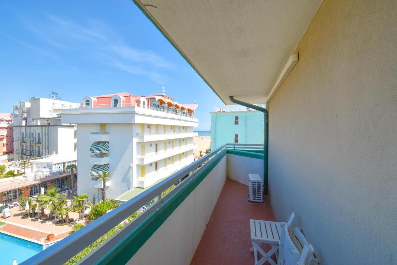 Hotel Janeiro Caorle Buitenkant foto