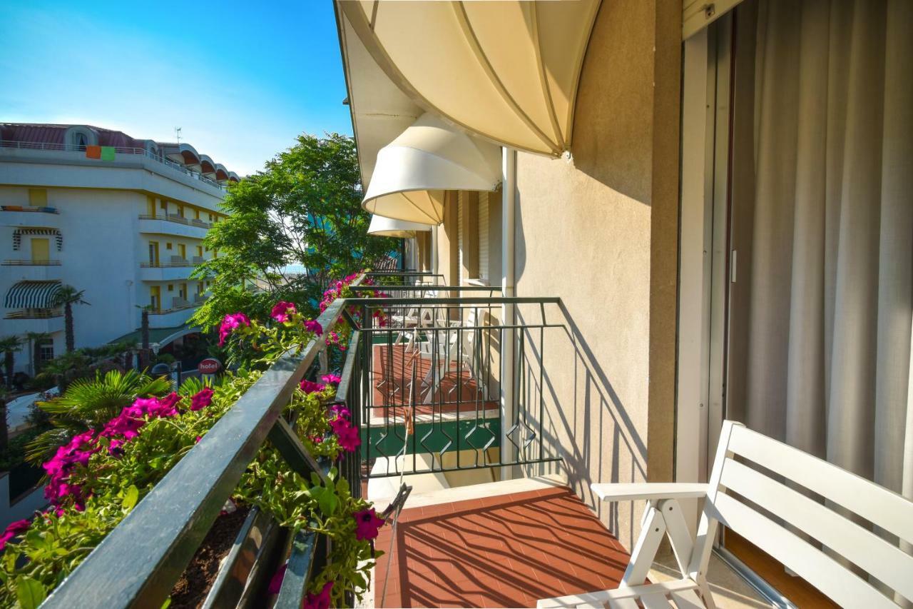 Hotel Janeiro Caorle Buitenkant foto